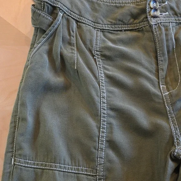 Anthropologie Jackson Army Green Tapered Utility Cargo Pants. Size 2 - Picture 4 of 9